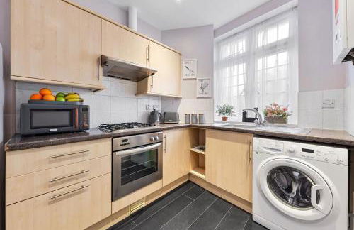 Immaculate 2BR London Flat with King Bed-Parking Available-Sleeps 6-20 Percent OFF Off Long Stays! Perfect for Families, Contractors & Couples! - Foto 14