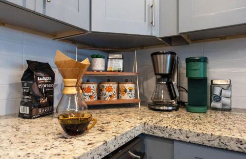 15mi to FIFA l Walkable l Gym l Garage l Heights! - Foto 38