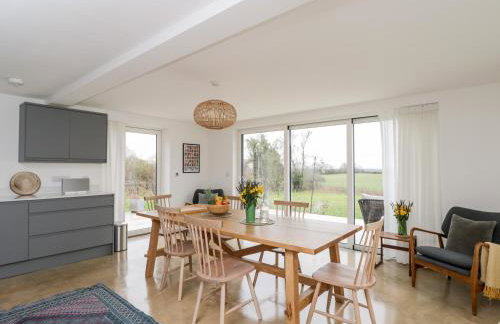 High Cogges Farm Holiday Cottages - Photo 11