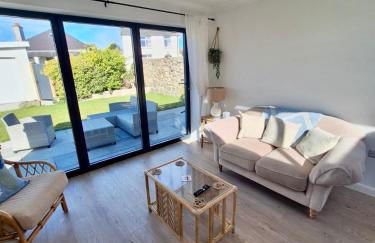 Bungalow by the Sea, Moelfre - Photo 7