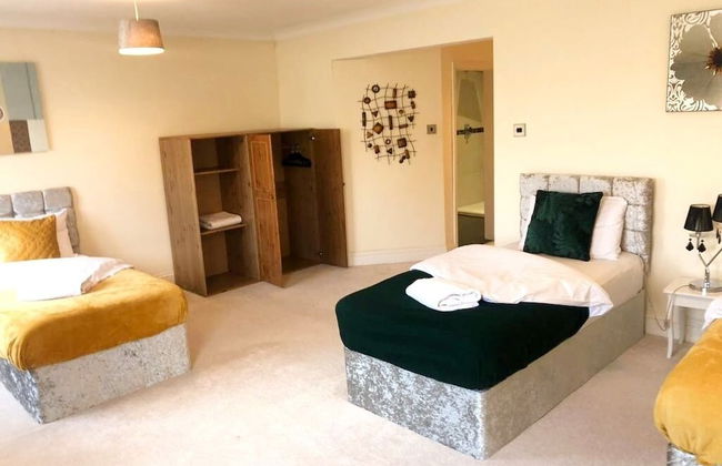 3-bed Semi-detached House, Wifi, Parking, Outdoor Space - Photo 6