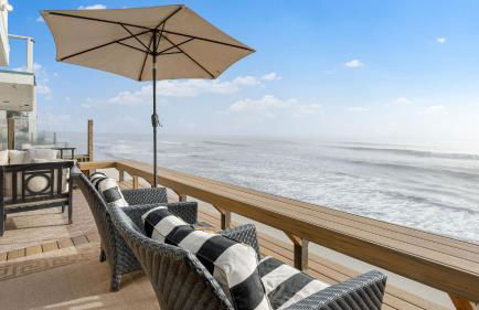 Unbeatable Beachfront Bliss w/ Ocean Views, Luxe Interiors & Patio Beach Road - Foto 2