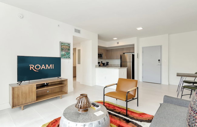 Roami at Grove 27 - Photo 63