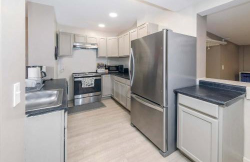 King Bed Creekfront Retreat in Jacksonville - Foto 39