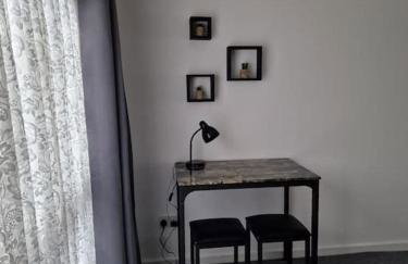 Airport,NEC,JLR,Bham. Entire house 5 beds. - Foto 3