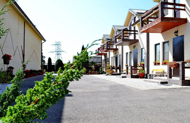 Townhouse Park & House - Photo 30