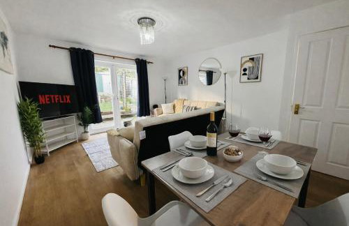 4 Bed Cosy Home w Free parking, Pets Welcome - Foto 11