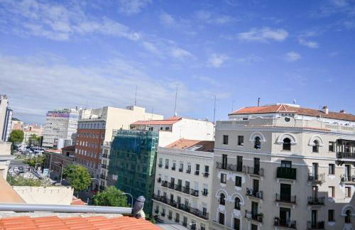 Apartment with Balcony on Calle Santa Engracia Temporal SEN1692 - Foto 32