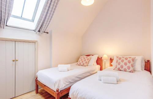 Long Barn - Photo 10