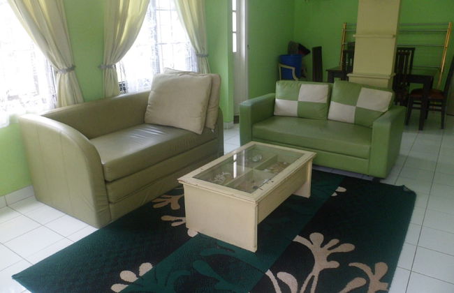 Villa Kota Bunga Mawar - Photo 11