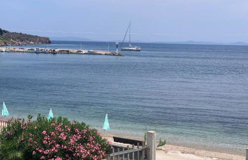 Seafront Apartment - Photo 40