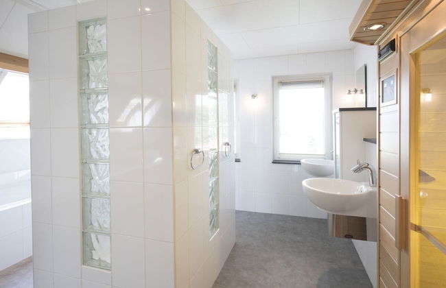 Luxury Villa With Outdoor Kitchen and Lake View - Foto 16