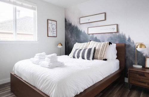 Stylish Modern Farmhouse wYard 10 mins from DT - Foto 7