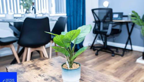 2ndHomeStays-Walsall- A Charming 3-Bed Home with Landscape View - Suitable for Contractors and Families -Large Parking for 3 Vans - Sleeps 7- 7 mins to J10 M6 and 21 mins to Birmingham - Foto 4