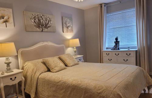 Three Bedroom Apartment by Beautiful Park - Photo 23