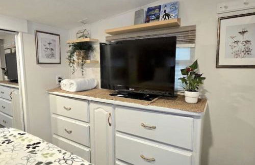 1 Large Bedroom Outdoor Patio - Photo 34