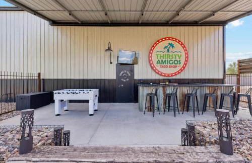 Dutchman Copper Ranch - Rooftop patio, Heated pool, Mtn Views, Waterslide - Foto 77