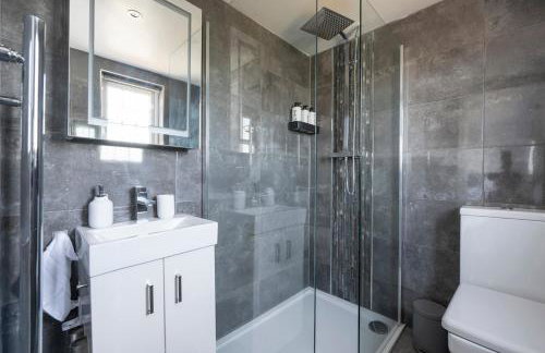 The Romford Oasis - Spacious 4 bedroom escape - Foto 48