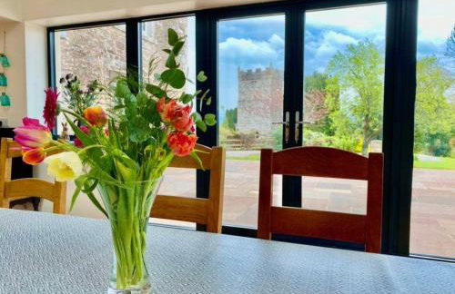 Elegant & spacious farmhouse with wonderful views - Foto 4