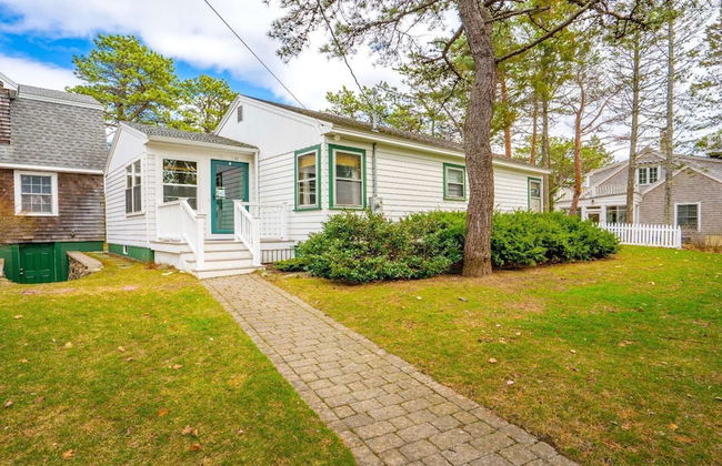 Bayview Beach Cottage For 4! - Photo 47