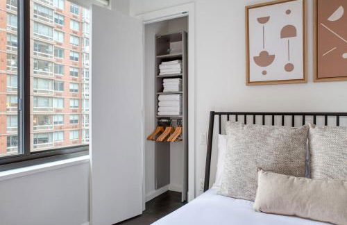 Gorgeous Midtown W 1BR w Gym nr Times Sq NYC-651 - Foto 10