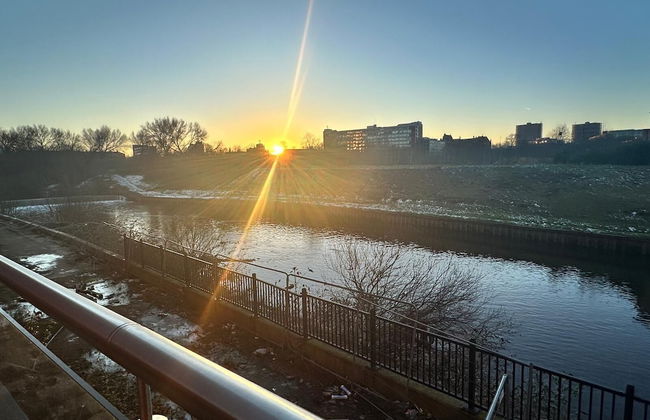 Adelphi Wharf Apartments by Beehosting - Photo 64