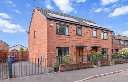 NEW Modern Townhouse Holiday Home Free Parking - Foto 1