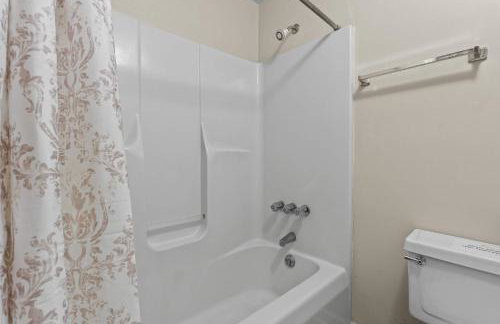 The Mid-Century Hub Close to Everything - Photo 21