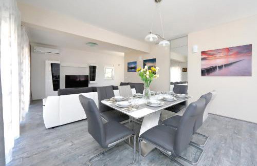 Panorama Hills - Photo 2