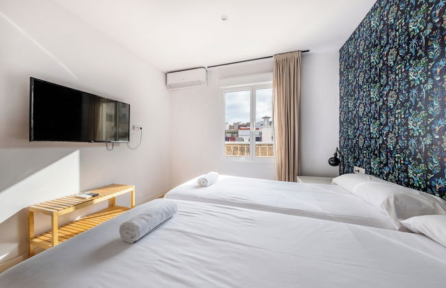 AinB Barcelona Sants Apartments - Photo 40