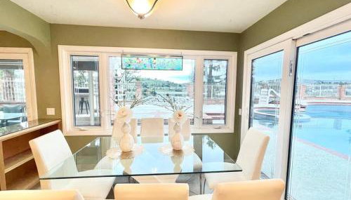 Stunning Panoramic Waterfront Pool Home Escape - Foto 5