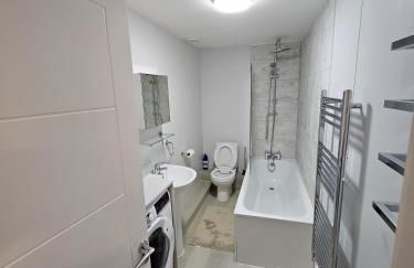 Luxury Flat - With Roof Terrace - Photo 2