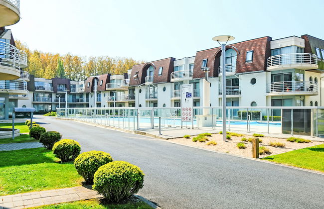 2 bedroom Apartment in Bredene with swimming pool and garden - Photo 16