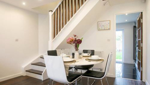 Charming Home - Free Parking - Private Garden - Pass the Keys - Foto 5, Other