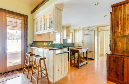 The Barn at Dancing Deer Ranch in Bedford - Photo 10