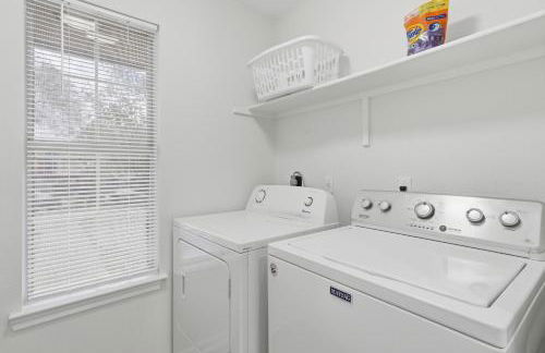 Walk to SXSW Venue, 2025 New Build Beauty at UT, Downtown, King Beds - Foto 40