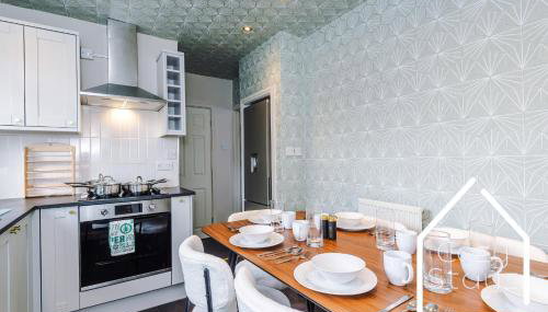 Spacious 3 Bed with Pac-Man, Darts and 2 Parking spaces - Foto 5