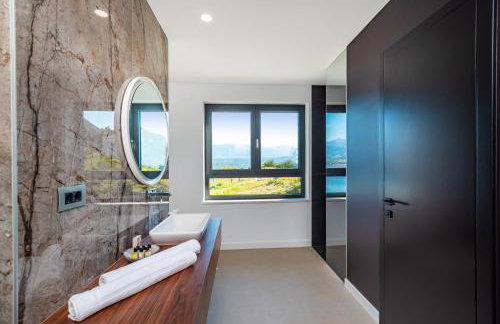 Luxury Villa Novita with Pool - Photo 37