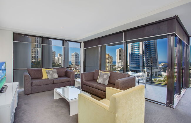 Mantra Circle on Cavill - Photo 45