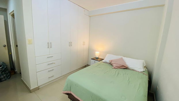 Refined 3BR Duplex with Ocean Charm - Foto 3, Quarto