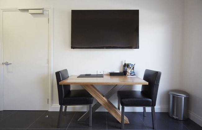 Mansi on Raymond - Photo 60