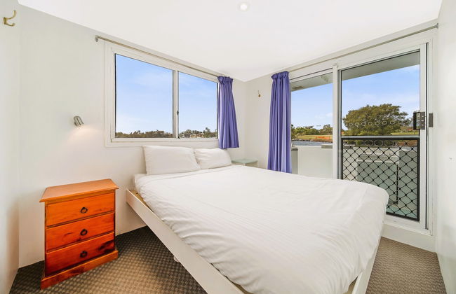 Coomera Houseboat Holidays - Foto 2