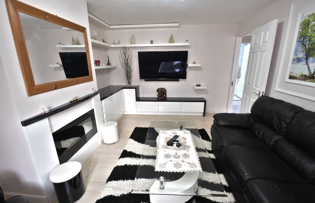 Immaculate 2-bed Apartment in Isleworth by River - Foto 1