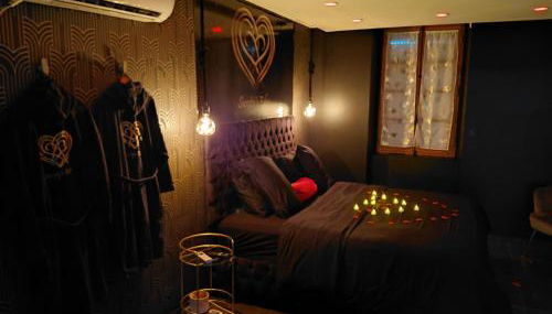 Sweety's Eden Jacuzzi - Jacuzzi privé Sauna Cinéma room Jardin - Terrasse centre-ville - Foto 2