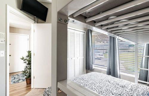 THIS IS PARADISE FOUND! Private In-Ground Pool Home, Views, Near Dis, NO Steps, LOW Rates! - Foto 26