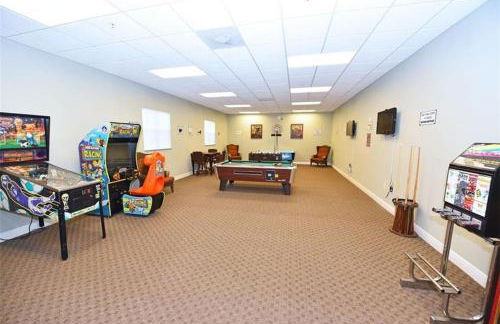 Quiet Disney Condo w/ Balcony ~ 2 Miles to Disney World! - Foto 37