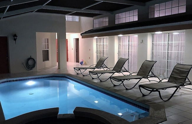 Sunset 4 Bedroom Villa by RedAwning - Photo 1