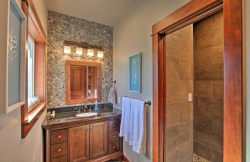 Lake Lovers Oasis Hot Tub and Mt Rainier View! - Foto 13