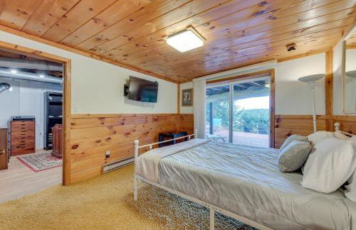 Waterfront Lake Arrowhead Cabin with Dock and Fire Pit - Foto 18