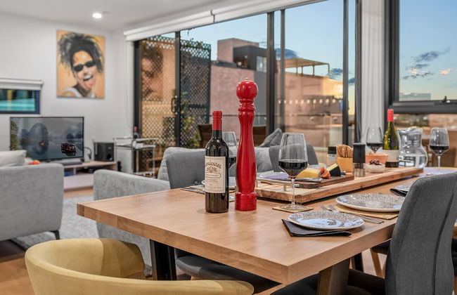 StayCentral - East Brunswick Penthouse with Study - Foto 8